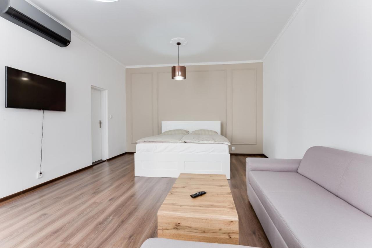 Free Days Luxury Apartment ปราก ภายนอก รูปภาพ