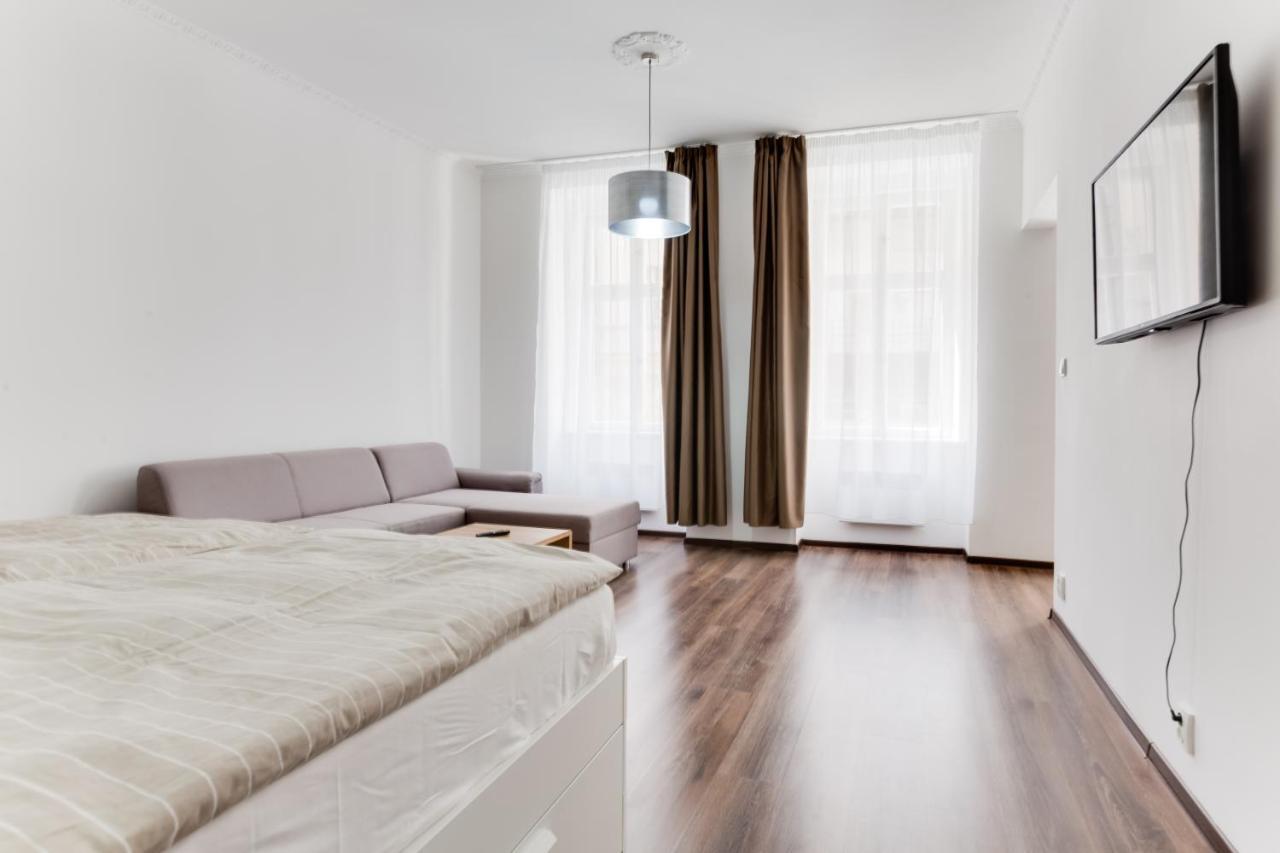 Free Days Luxury Apartment ปราก ภายนอก รูปภาพ